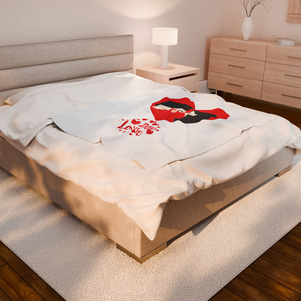 Valentine's Day Plush Blanket — 'Day of Love' Couple Heart Design